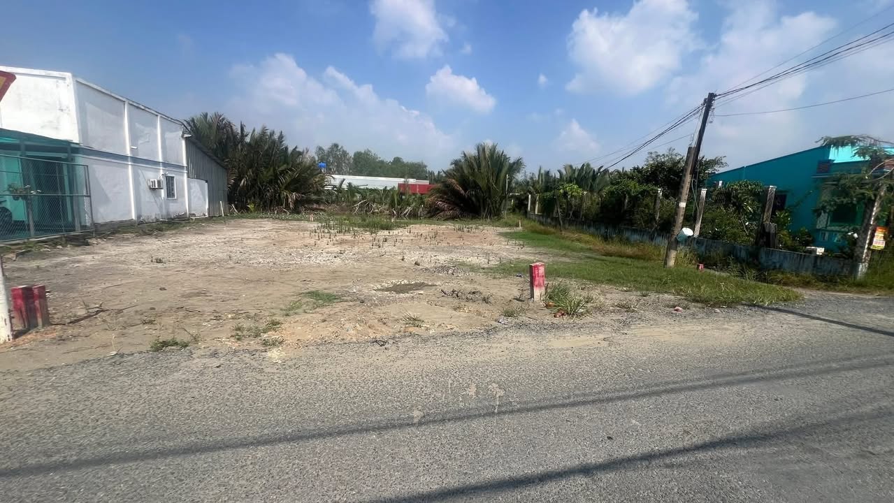 Đất nền góc 2 mặt tiền Hương Lộ 22, Tân Ân, 322m² giá 2 tỷ - Đầu tư sinh lời!