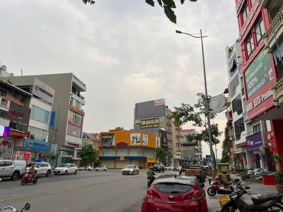 Nhà mặt phố Hạ Long Bãi Cháy 144m² giá 20 tỷ - Kinh doanh sầm uất