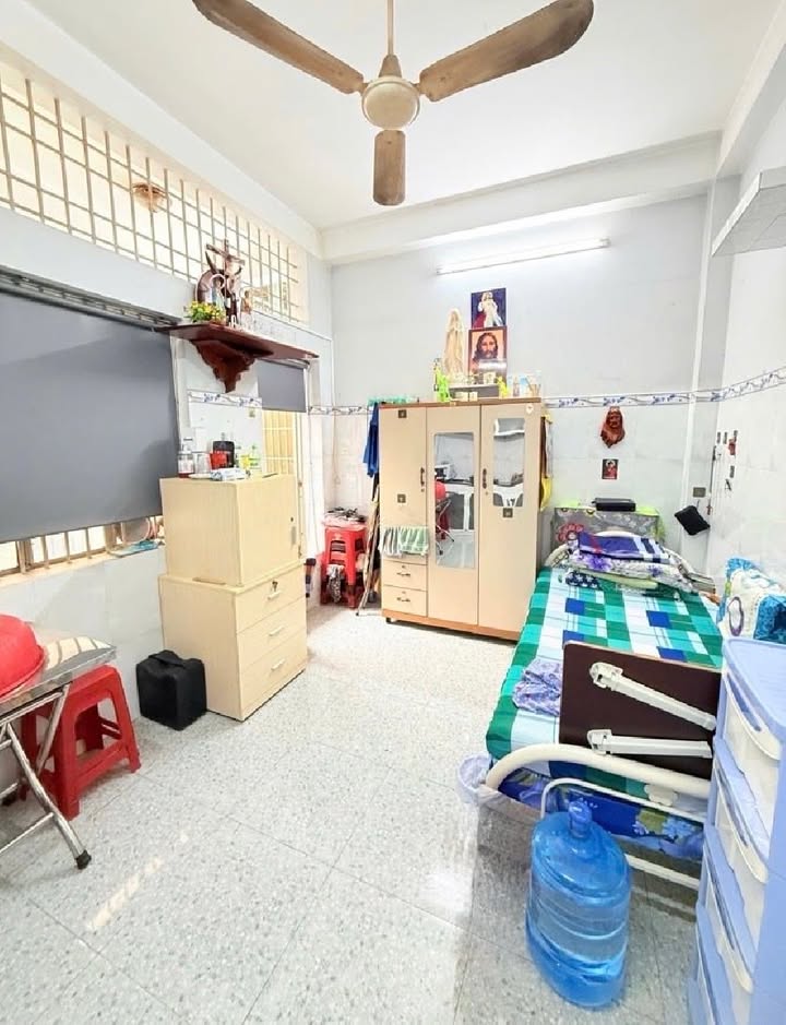 Nhà phố Phú Nhuận 35m² giá 6.3 tỷ - Siêu phẩm 4 tầng, sẵn sàng ở ngay!