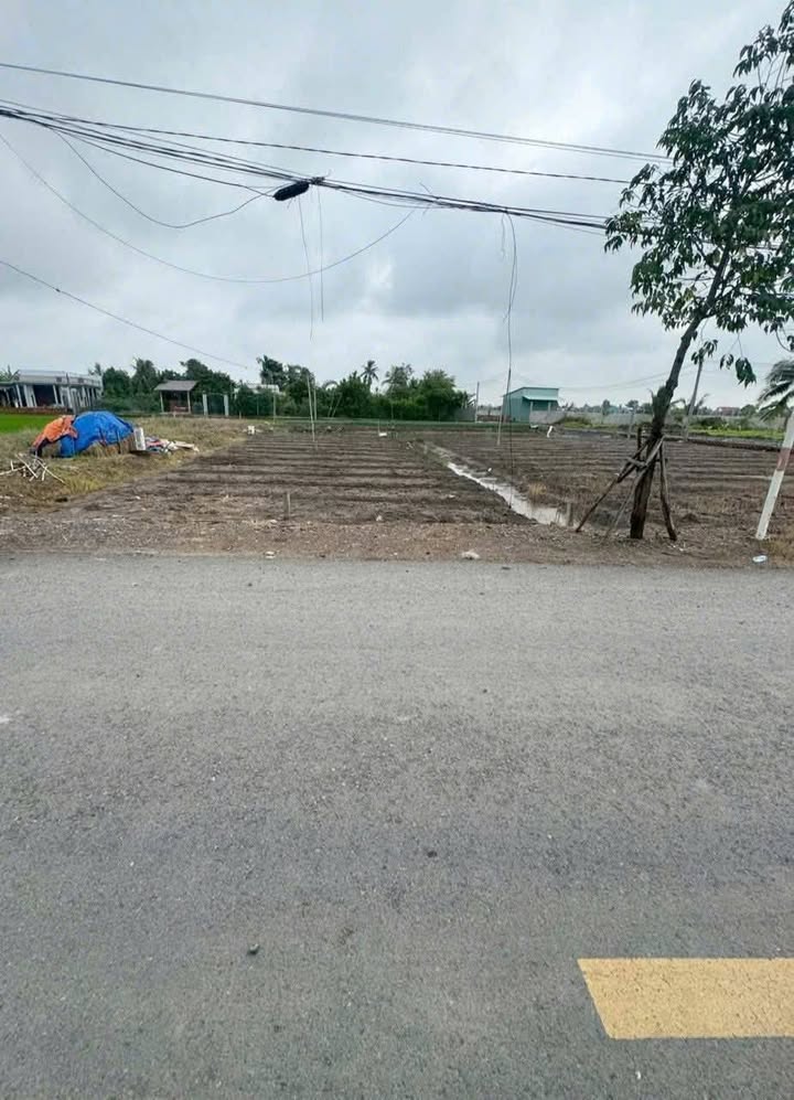 Đất nền mặt tiền đường Liên Xã Long Hòa - Phước Vân 210m² giá 1.9 tỷ - Sổ hồng chính chủ!