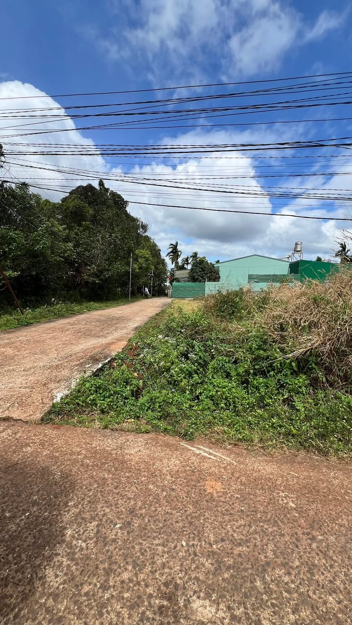 Đất nền 2 mặt tiền Ô Việt Ê Pan, Buôn Ma Thuột 420m² giá 1.5 tỷ - Đầu tư sinh lời ngay!