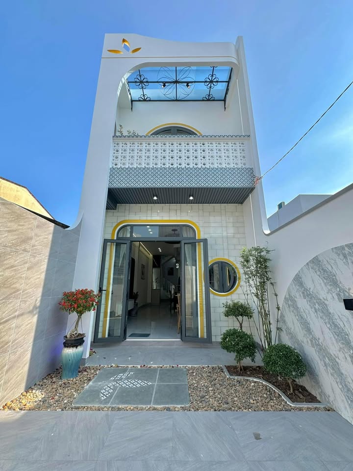 Nhà riêng P5, TP Mỹ Tho 94m² giá 2,98 tỷ - Thiết kế hiện đại, sổ đỏ chính chủ!