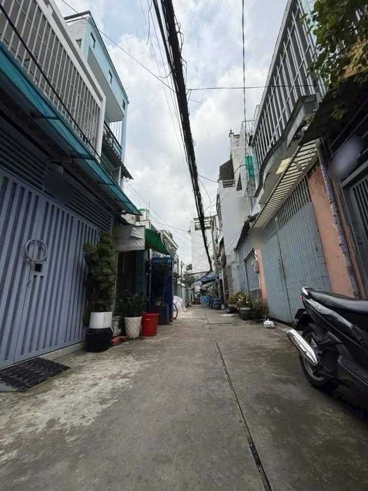 Nhà 2 mặt hẻm rộng Âu Cơ, Trịnh Đình Trọng 51.6m² giá 6 tỷ - Chính chủ bán gấp!