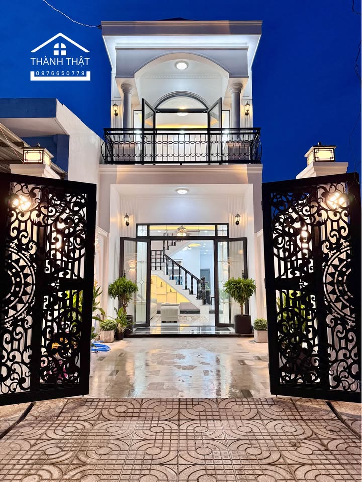 Nhà phố 1 lầu mặt tiền đường Phùng Há, Mỹ Tho 76m² giá 3 tỷ - Sang trọng, hiện đại!