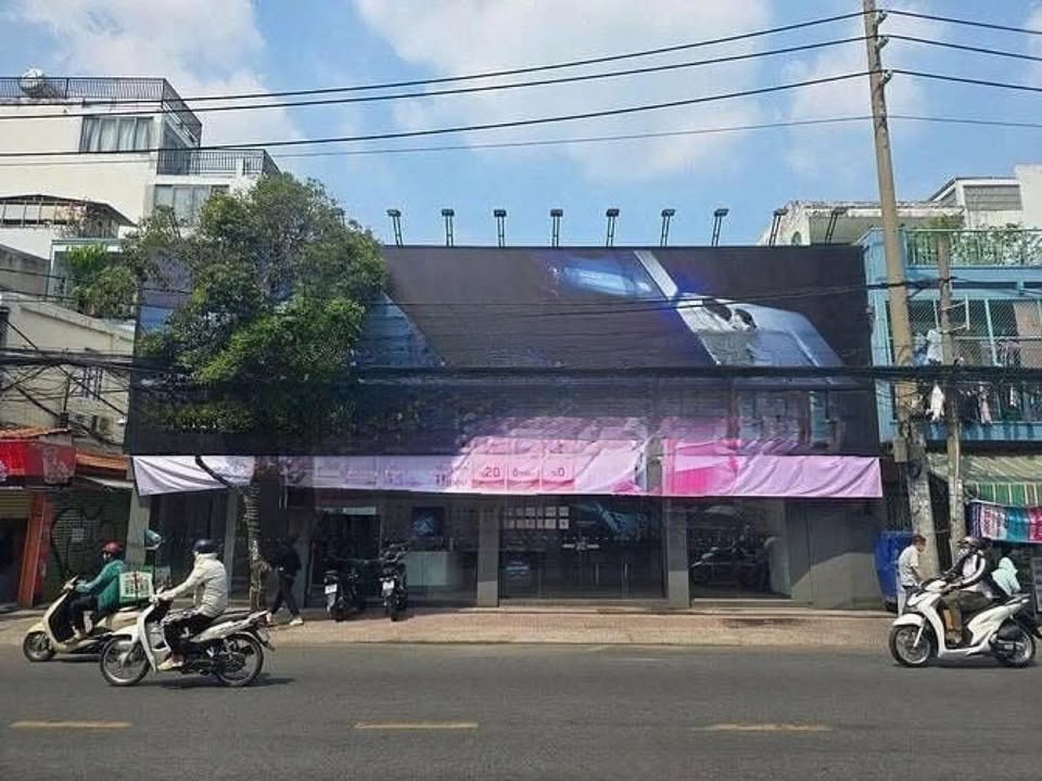 Cho thuê nhà mặt tiền Cách Mạng Tháng 8, Quận 3, 112.5m² - Phù hợp làm showroom, văn phòng