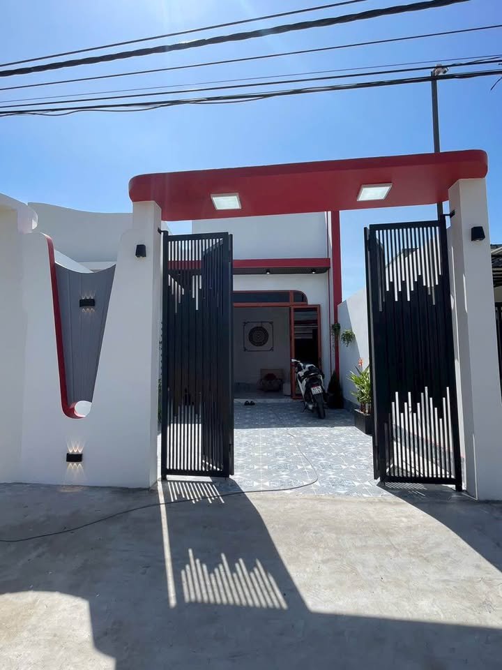 Nhà đẹp 155m² An Tịnh Trảng Bàng 880 triệu - Sổ hồng riêng, chốt nhanh!