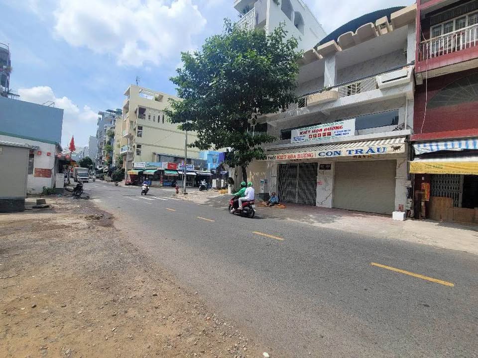Nhà mặt tiền Phạm Phú Thứ, Quận 6, 80m² giá 12.6 tỷ - Kinh doanh sầm uất!