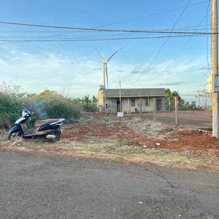 Đất mặt tiền nhựa thôn Thuận Tân, Đắk Nông 400m² - Giá chỉ 450 triệu!