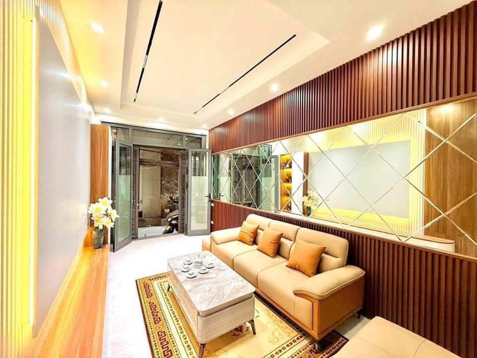Nhà riêng Minh Khai Hoàng Mai 38m² giá 7 tỷ - Sổ đỏ chính chủ, vuông vắn!