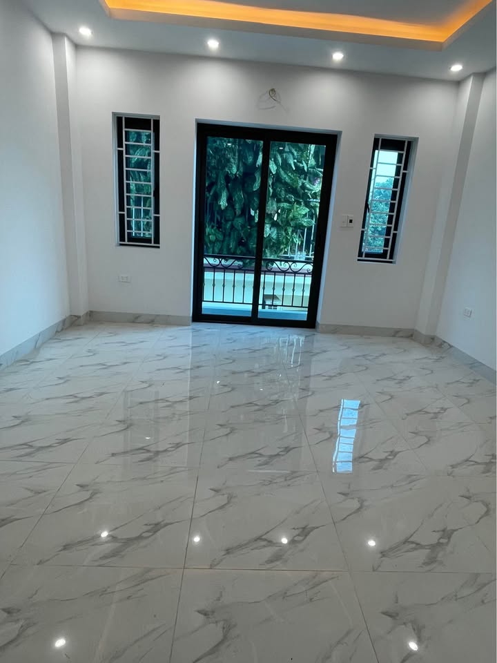 Nhà cho thuê 4,5 tầng tại Thượng Cát, Bắc Từ Liêm - Giá chỉ 6 triệu/tháng, full đồ nội thất!