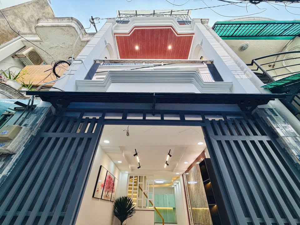 Nhà phố chính chủ 2 lầu 3PN quận Gò Vấp 27.9m² giá 4.59 tỷ - Sẵn sàng vào ở!
