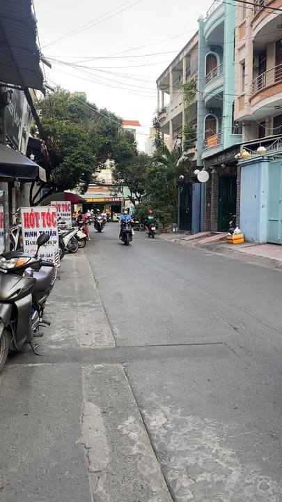 Bán căn góc nhà 6 tầng hẻm xe hơi Ba Tháng Hai, Quận 10 - Kinh doanh và an cư lý tưởng!