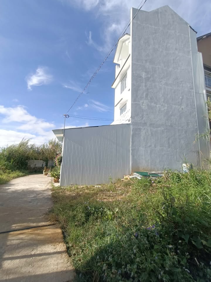 Đất nền 110m² đường Trần Khánh Dư, Đà Lạt - Khu vực sầm uất, giá chỉ 3.6 tỷ!