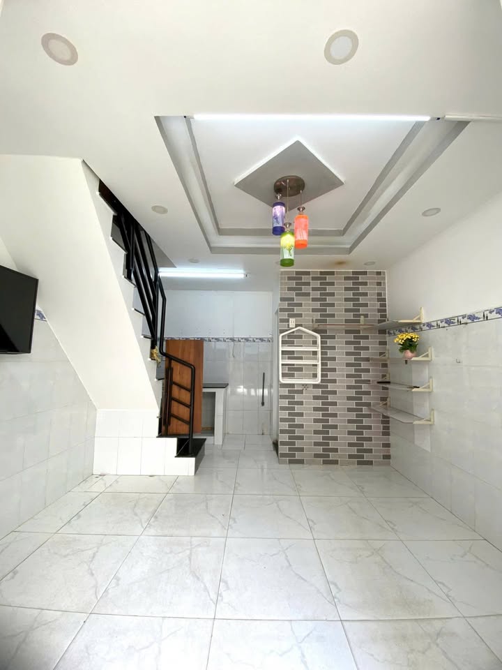 Nhà phố 17m² hẻm 1135 Huỳnh Tấn Phát, Quận 7 chỉ 1.3 tỷ - Khu dân cư hiện hữu!