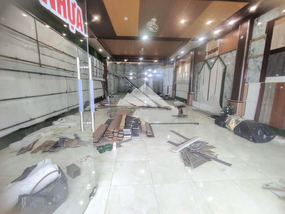 Cho thuê mặt bằng kinh doanh mặt tiền Nguyễn Thái Học Quy Nhơn 65m² - Thích hợp cho mọi loại hình kinh doanh!