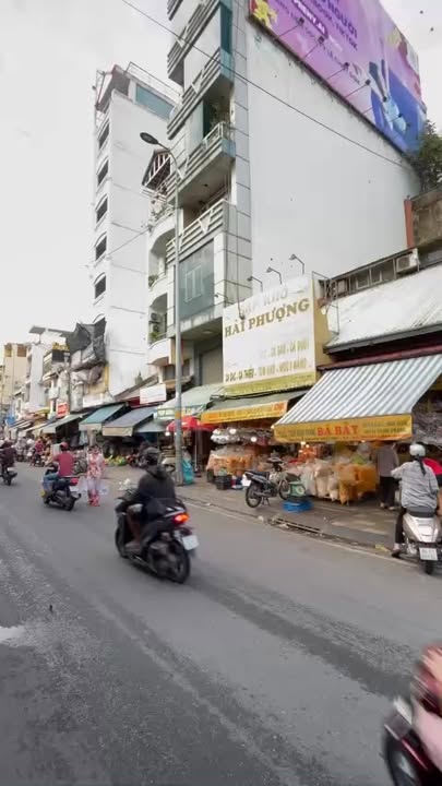 Nhà phố Cầu Ông Lãnh, Quận 1 - 81m² giá 37 tỷ - Dòng tiền cao ổn định!