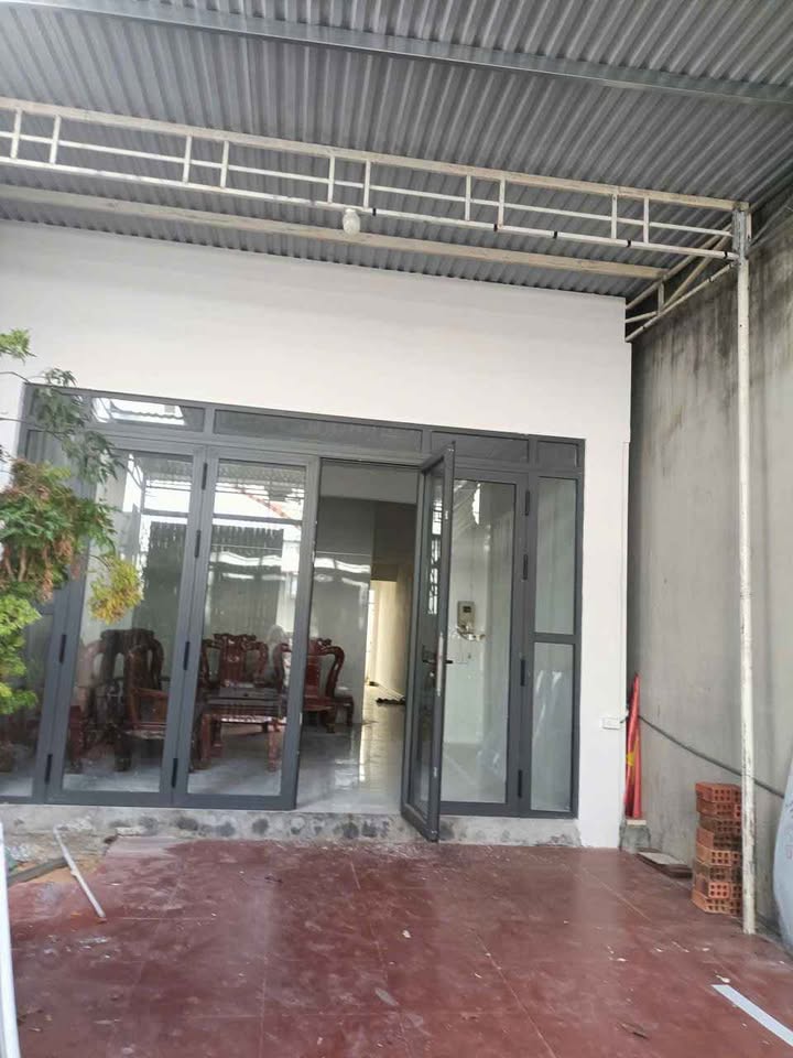 Nhà hẻm rộng Trường Chinh, Kon Tum 127.5m² giá 1 tỷ - An ninh tốt, tiện ích đầy đủ!