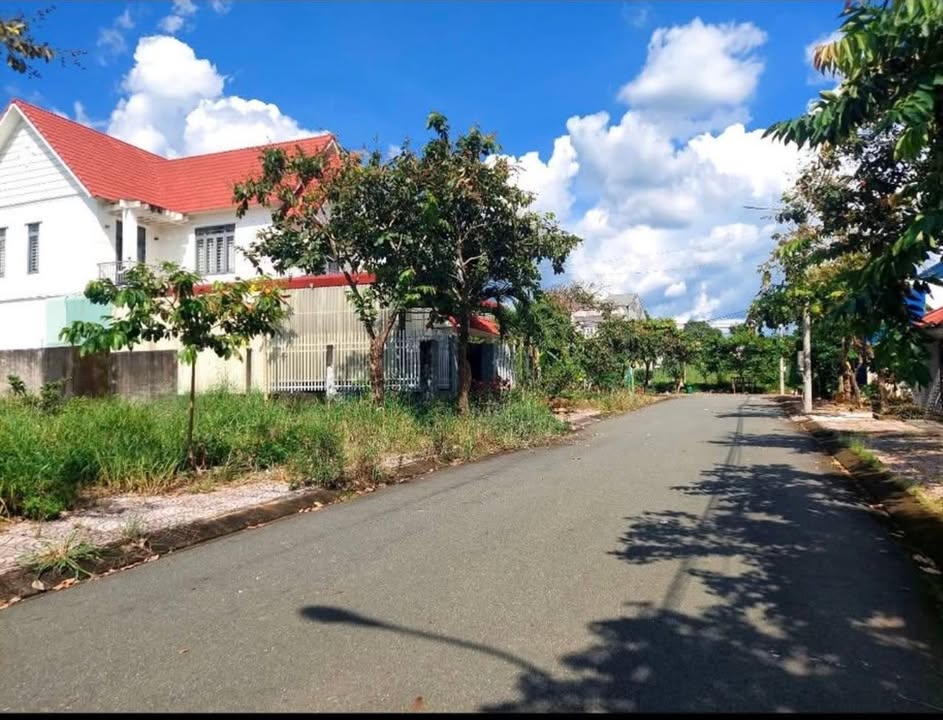 Đất nền Tân Phú Đồng Xoài 240m² giá 1.75 tỷ - Đầu tư sinh lời ngay!