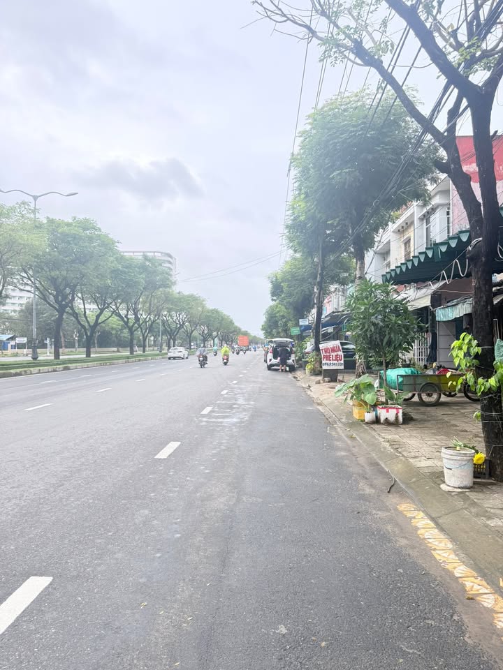 Nhà mặt tiền Lê Văn Hiến, quận Ngũ Hành Sơn 73m² giá 9 tỷ - Vị trí đắc địa cho kinh doanh!