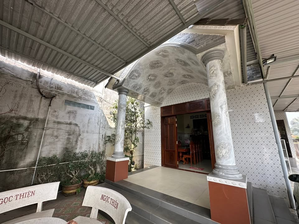 Kho xưởng 1200m² tại Chợ Gạo - Hướng Nam, giá 16 tỷ - Cơ hội đầu tư hấp dẫn!