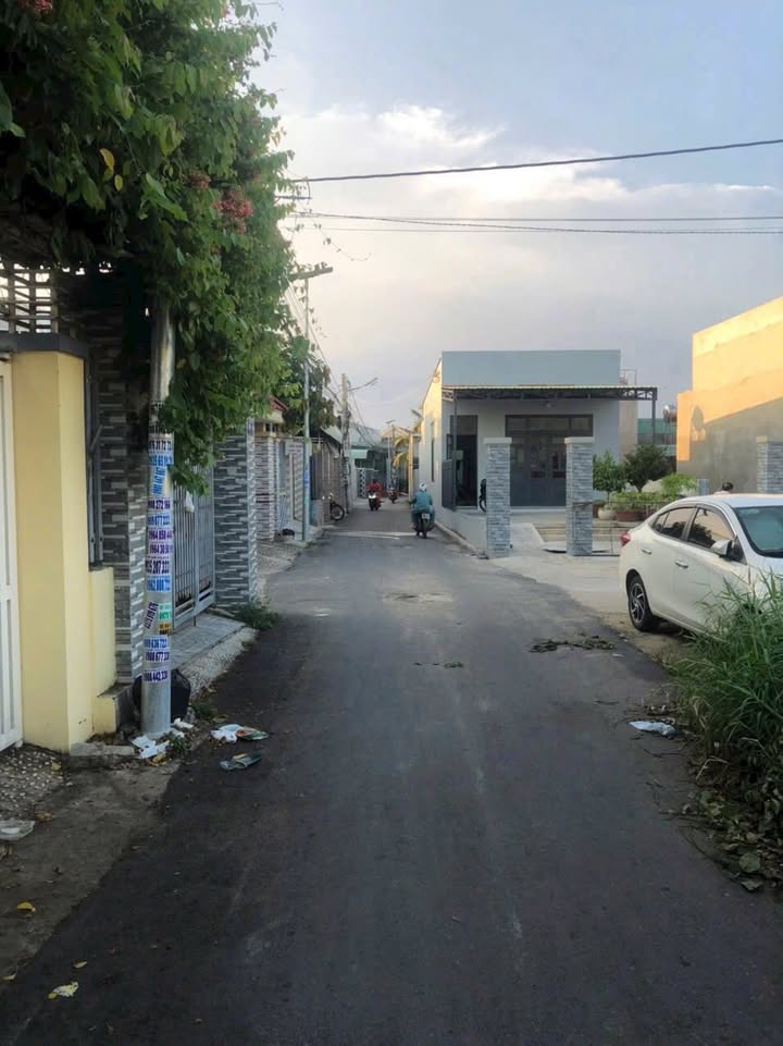 Nhà mặt tiền đường Long Hải, Bà Rịa - Vũng Tàu, 192.5m² giá 3.2 tỷ - Sẵn sàng vào ở!