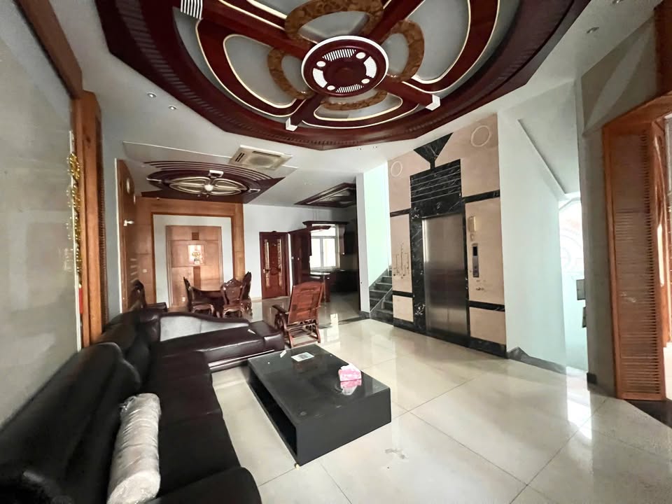 Cho thuê biệt thự KDC Him Lam quận 7 diện tích 200m² - Thiết kế sang trọng, đầy đủ nội thất!