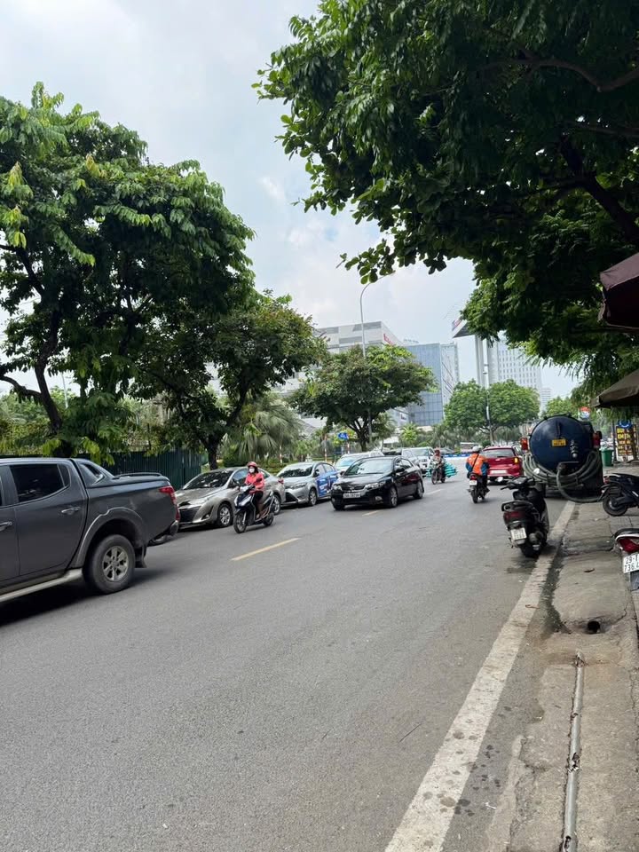 Nhà mặt phố Lê Hồng Phong 45m² giá 15 tỷ - Kinh doanh sầm uất ngay Melinh Plaza!