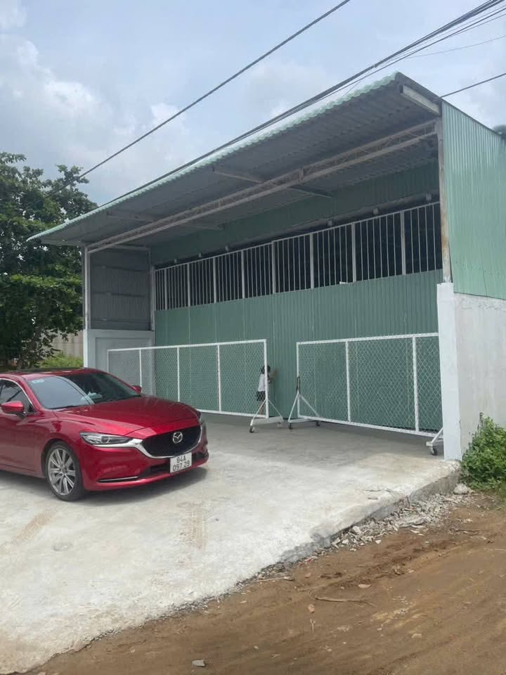 Kho bãi Trà Vinh 350m² giá 5 tỷ - Mặt tiền đường lớn, kinh doanh thuận lợi!