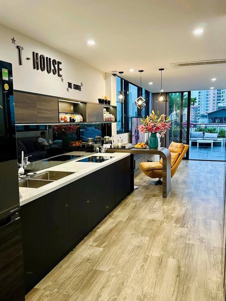 Nhà cho thuê KĐT Văn Quán Hà Đông 100m² - Thích hợp làm văn phòng, cửa hàng!