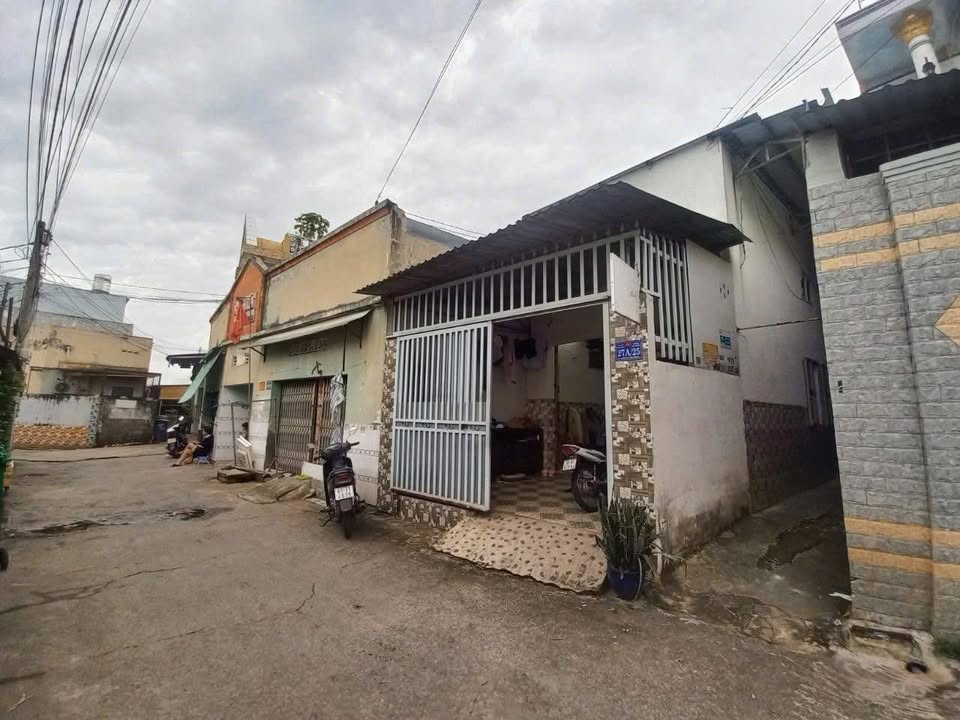 Đất Bình Chuẩn 100m² giá 2.5 tỷ - Sổ hồng chính chủ, tiện ích xung quanh!