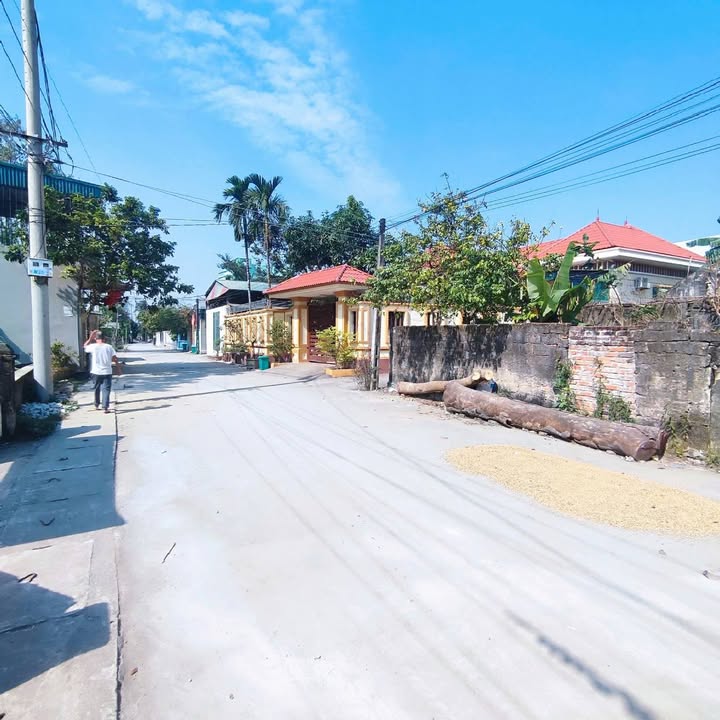 Đất tặng nhà Quảng Đông 230m² giá 2 tỷ - Nhà đẹp, ô tô vào tận sân!