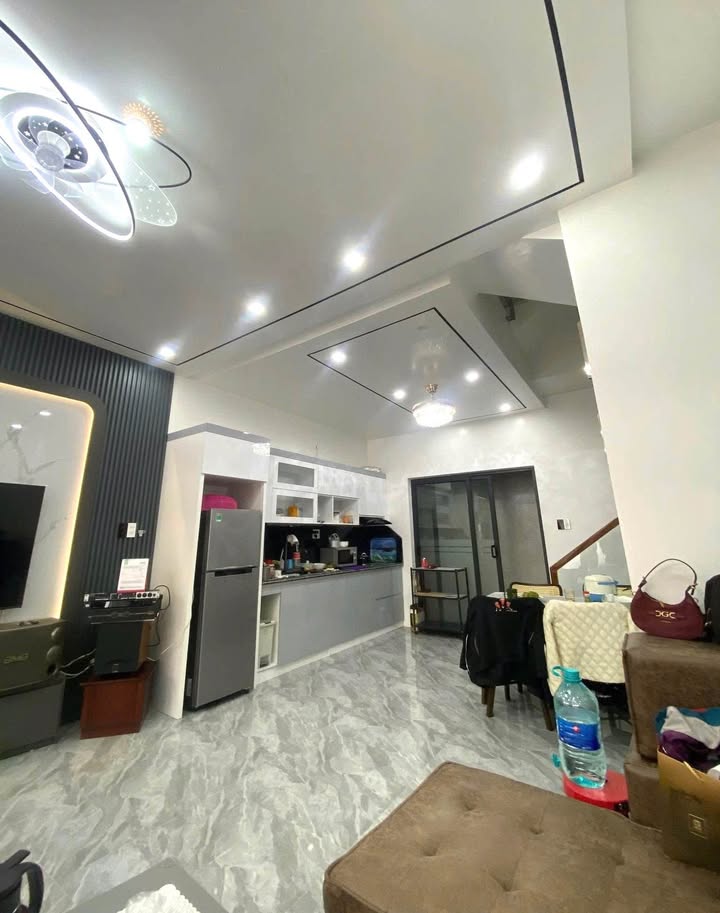 Nhà riêng Lê Chân 45m² giá 4.35 tỷ - Ô tô đỗ cửa, full nội thất!