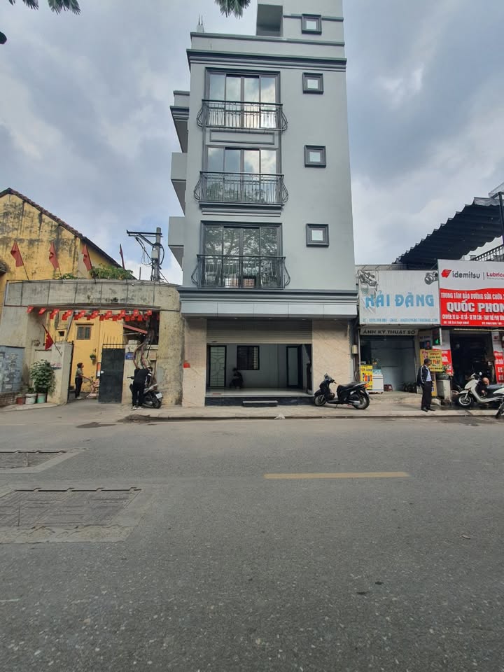 Nhà phố Thụy Khuê Tây Hồ 30m² giá 33 triệu - Kinh doanh sạch, lô góc thoáng mát!