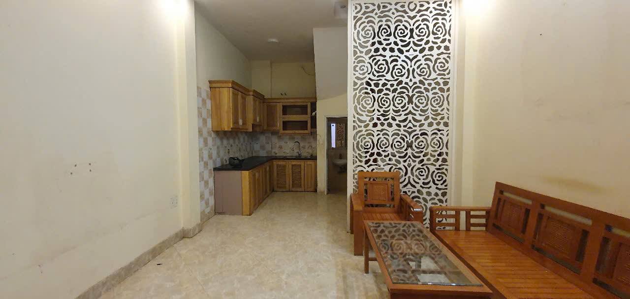 Nhà phố Võ Chí Công 34m² giá 7.6 tỷ - Ô tô đỗ cổng, sẵn sàng vào ở!