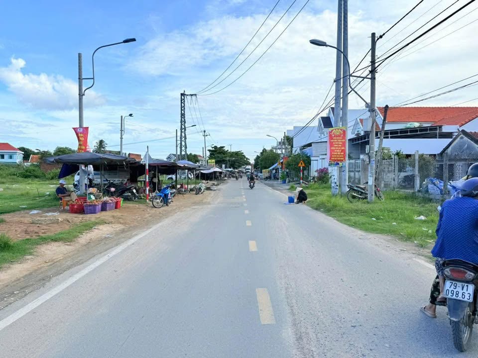 Đất nền Vạn Thắng 180m² giá 2 tỷ - Đầu tư sinh lời tại trục chính cảng cá