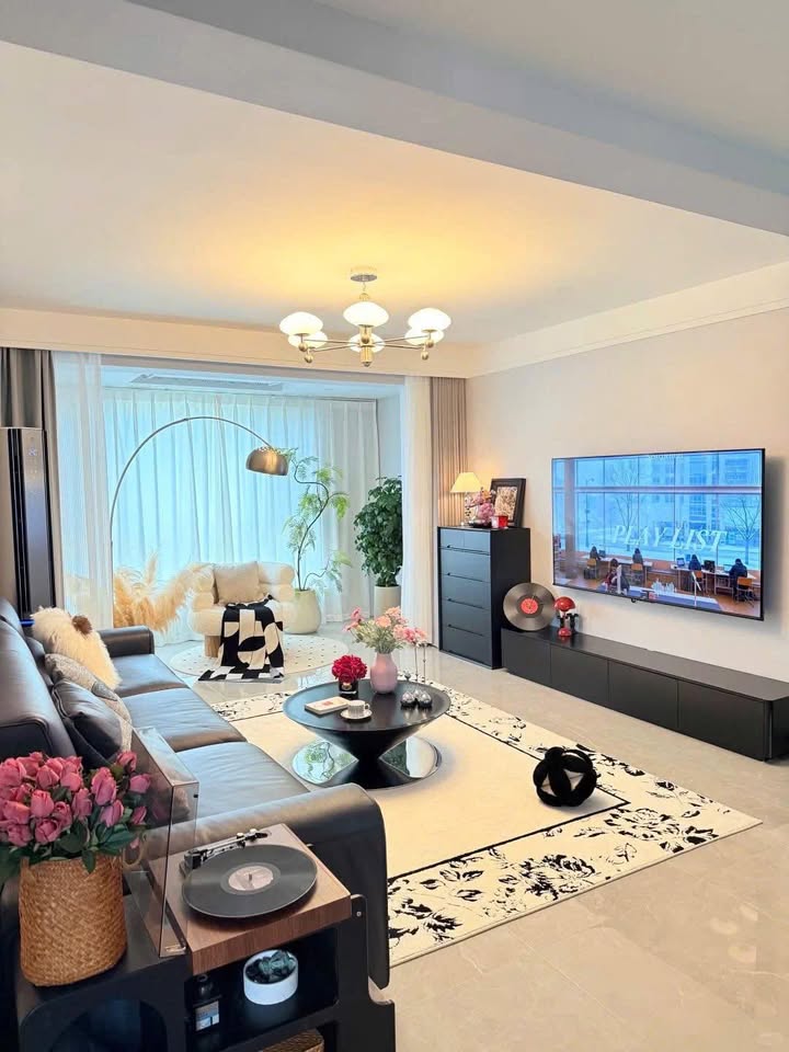 Căn hộ 2 ngủ Royal City Thanh Xuân 19 triệu - Nhà đẹp, vào ở ngay!