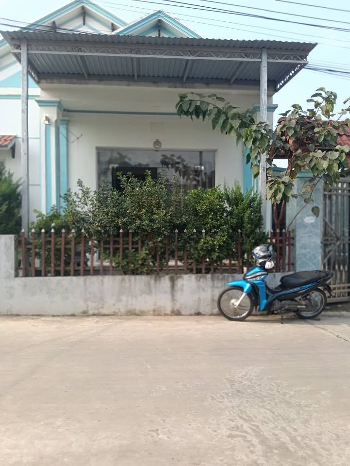 Nhà riêng Yên Luật Hạ Hòa 230m² giá 1 tỷ - Dân cư đông đúc, tiện ích đầy đủ!