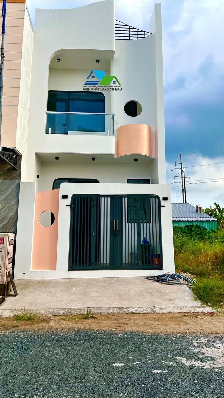 Nhà 1 Trệt 1 Lầu Lửng KDC Tân Xuyên Cà Mau 66m² giá 1 tỷ - Nhà Hoàn Công, Chính Chủ