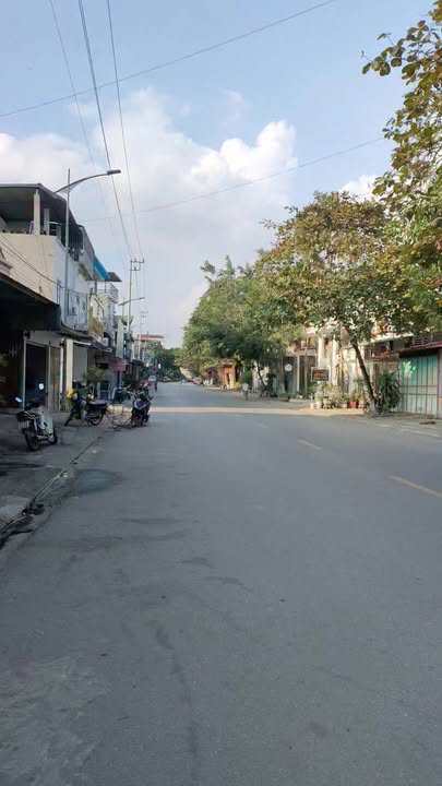 Nhà mặt phố Hoàng Liên Sơn, Nghĩa Lộ 210m² - Kinh doanh sầm uất, giá tốt!