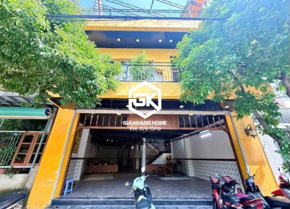 Nhà kinh doanh 3 tầng mặt tiền đường Lạc Long Quân, Nha Trang - Thuê dài hạn 60 triệu/tháng!