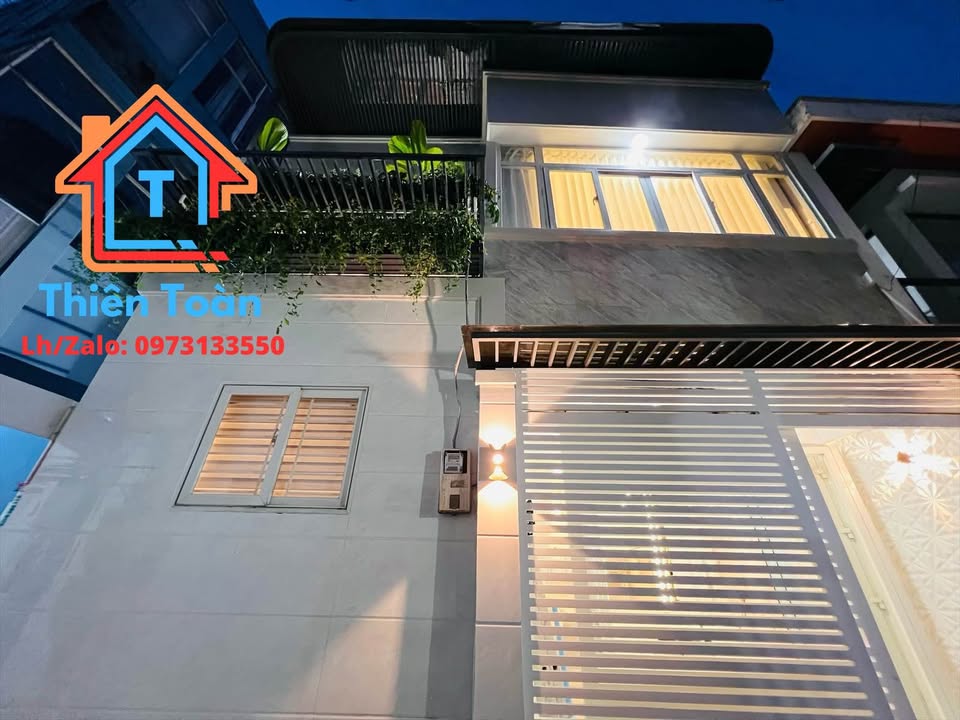 Nhà phố Tân Thuận, Quận 7 - 52m² giá 6.5 tỷ - Sổ hồng riêng, full nội thất!