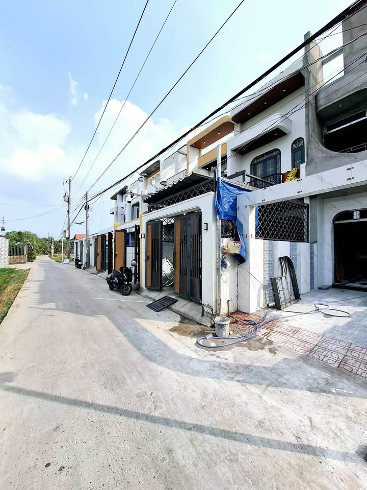 Nhà riêng xã Phước Lý, 104m² giá 3.05 tỷ - Sổ hồng hoàn công sẵn!