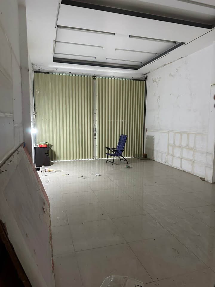 Cho thuê nhà 3 tầng đường Lý Thánh Tôn Nha Trang 100m² giá 35 triệu - Sẵn sàng sửa chữa theo ý thích!