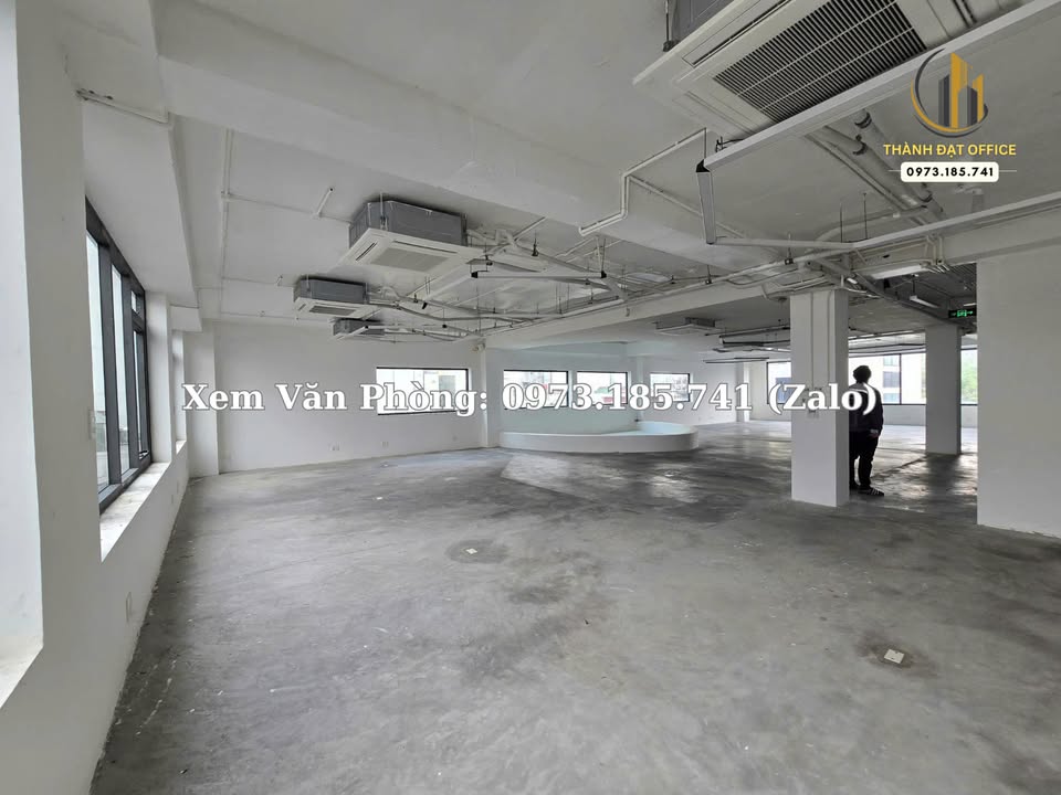Văn phòng cho thuê tại Hoàng Việt, Tân Bình 232m² - Giá tốt khu VIP