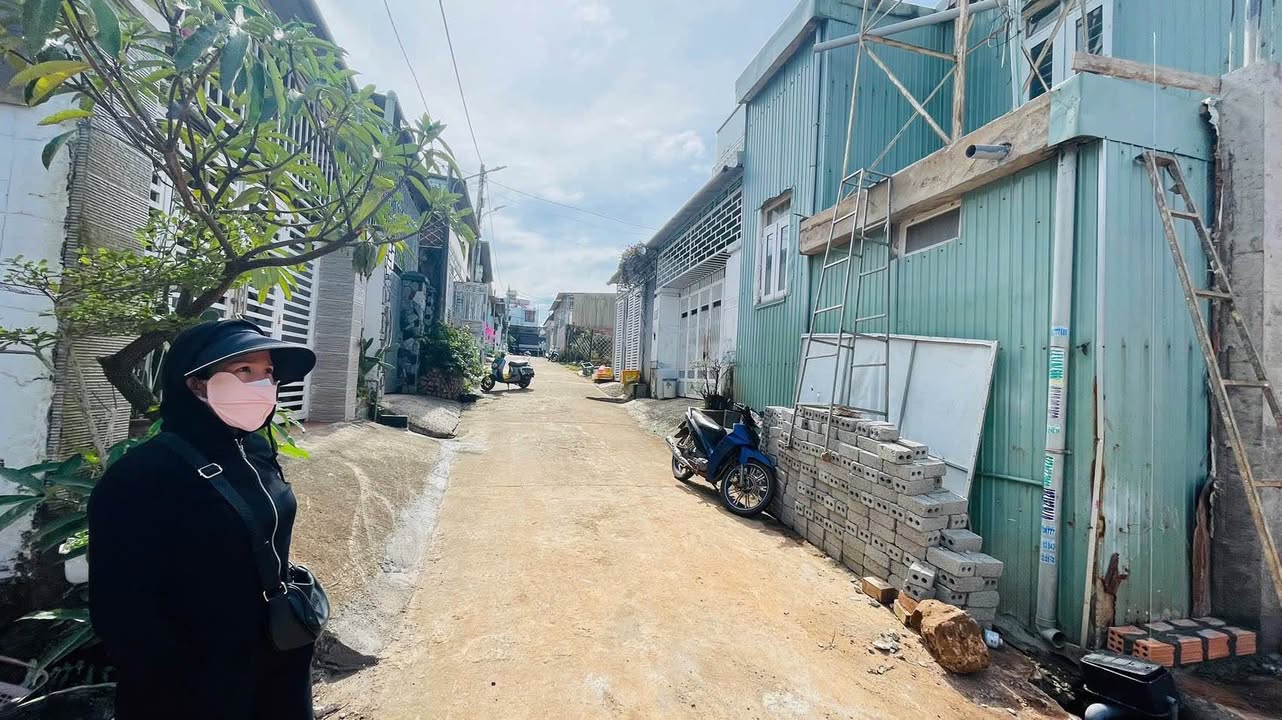 Nhà 1 mê Hẻm 90 Trường Chinh, Pleiku 60m² giá 1.7 tỷ - Full nội thất, sẵn sàng vào ở!