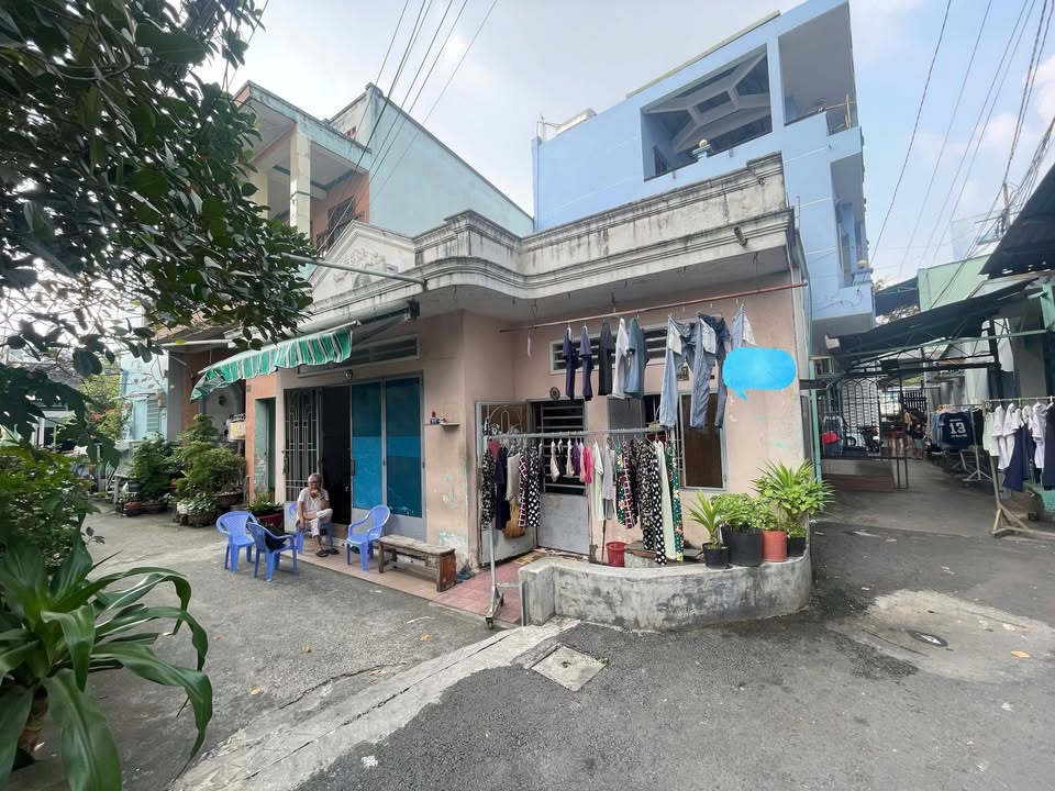 Nhà góc 2 mặt tiền hẻm xe hơi Thủ Đức 61m² giá 3 tỷ - Tiện ích đầy đủ!