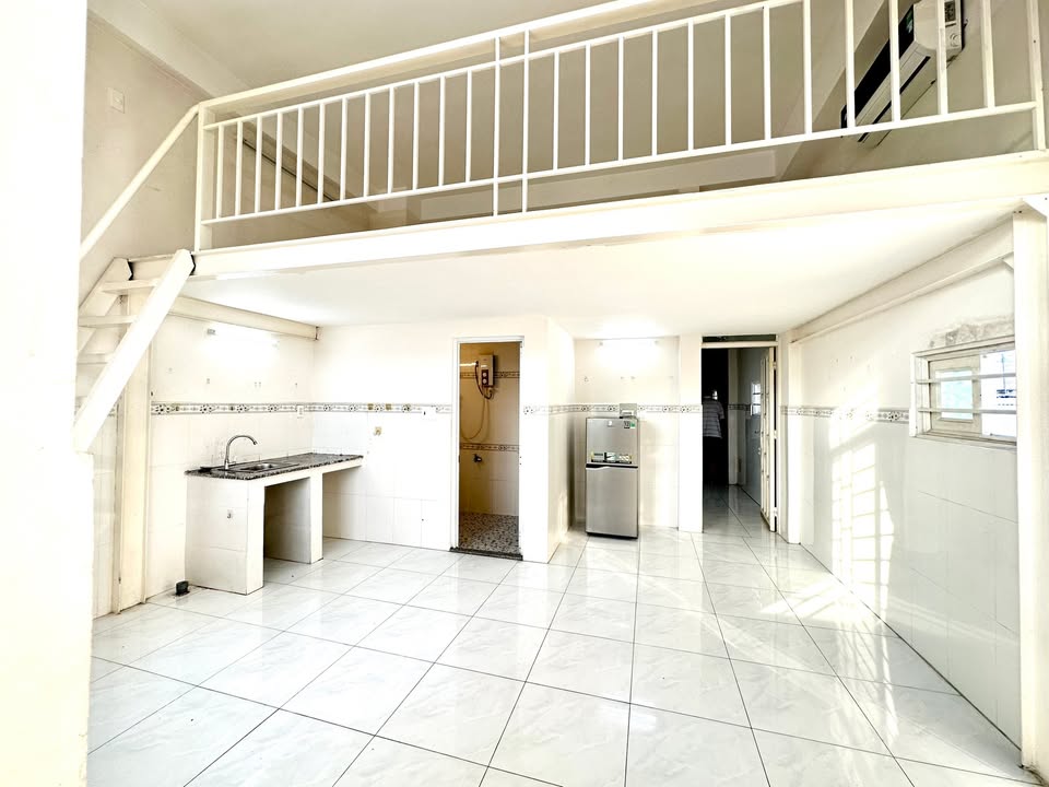 Phòng cho thuê tại đường Nguyễn Văn Quỳ, Quận 7 - Ánh sáng tự nhiên, giá thỏa thuận