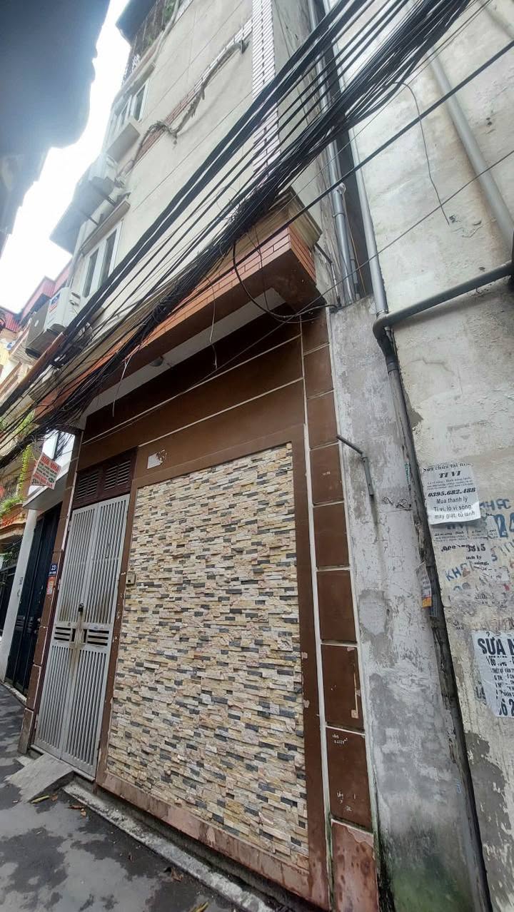 Nhà phố Thái Thịnh 42m² giá 13 tỷ - Vị trí vàng gần hồ và công viên!