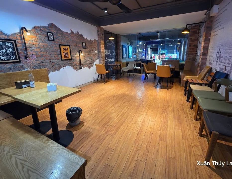 Cho thuê nhà nguyên căn mặt phố Ngô Gia Tự, Long Biên 112m² - Vỉa hè rộng, giá tốt!