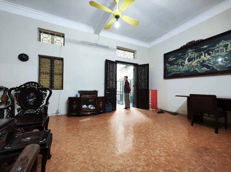 Nhà nguyên căn Đê La Thành, Ba Đình 58m² giá 9.5 triệu - Phù hợp cho gia đình và kinh doanh online!